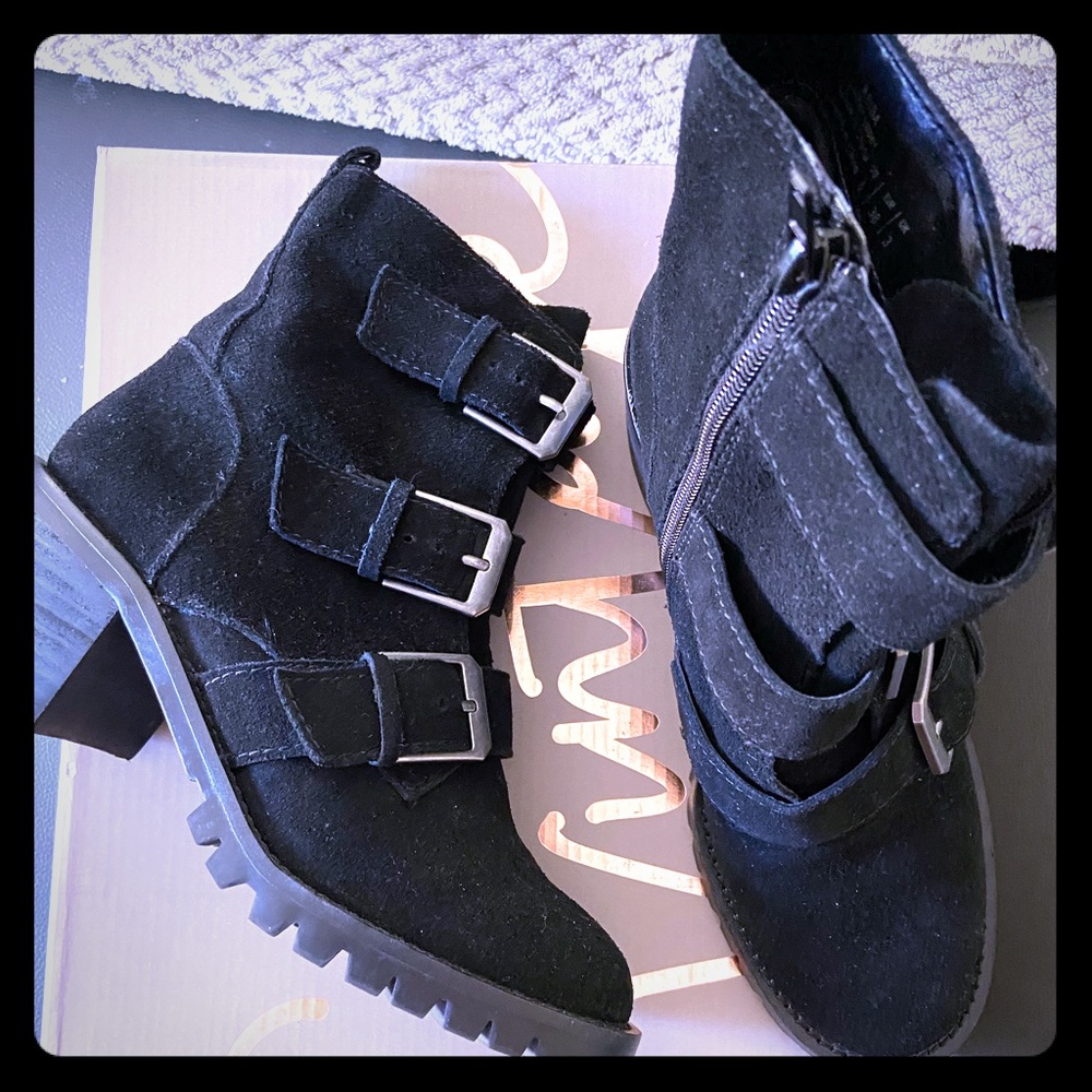 Crown Vintage womens black boots style Asisa